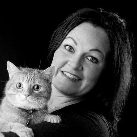 Meet your Posher, Julie - Picture 1 of 1